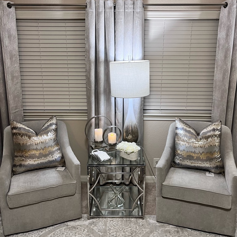 1-NWT GIGI CANTORI GOLD/SILVER LUXURY DECORATIVE PILLOW - Picture 11 of 17